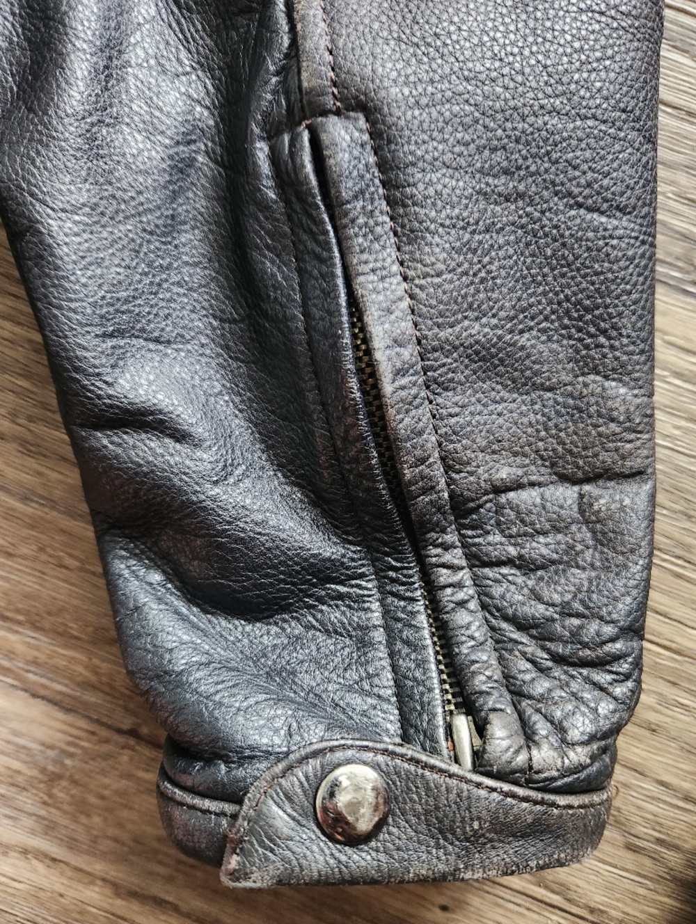 Ultimate Riders Vintage Distressed Leather Motorcycle Jacket Size XL - Picture 4 of 11